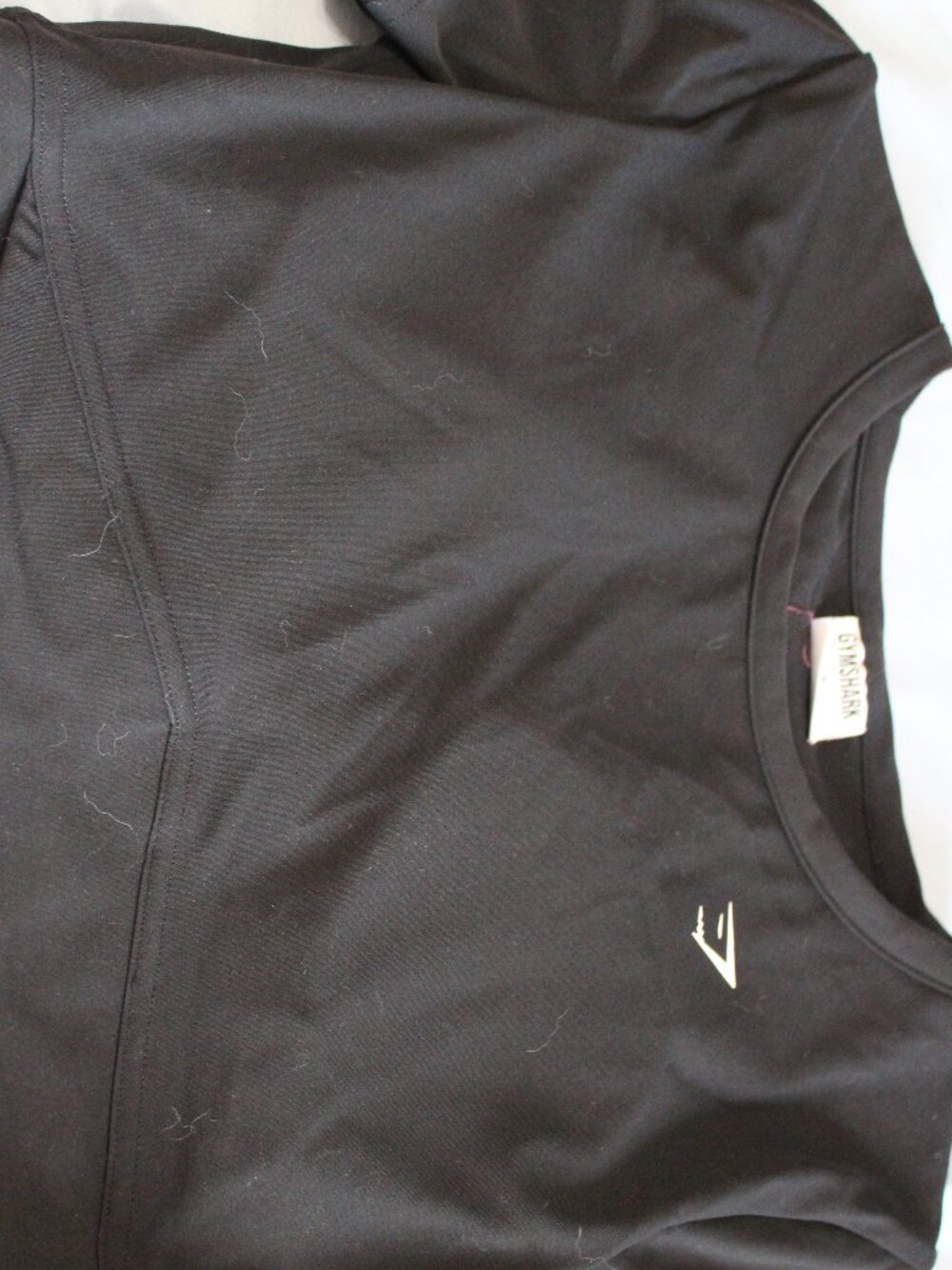 Gymshartk Cropped Workout Top w/ built in bra